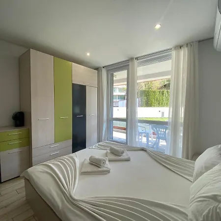 Paradiso 'в' 111 Large Apartman *