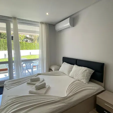 Paradiso 'в' 111 Large Apartman *