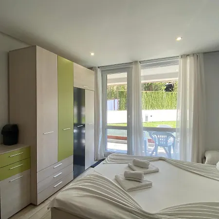 Paradiso 'в' 111 Large Apartman *